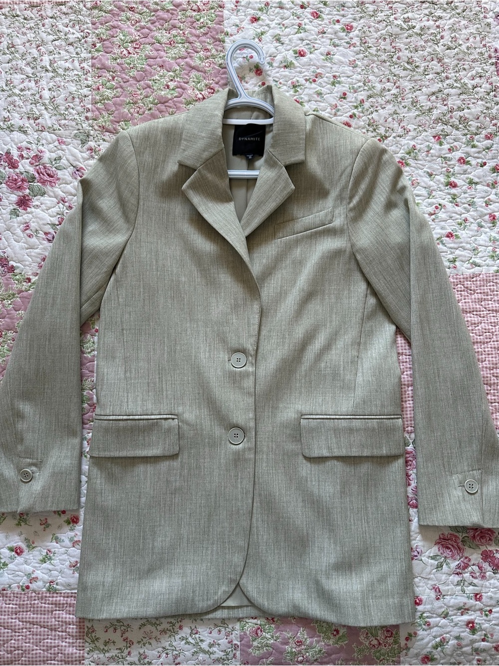 Dynamite Women's Light Taupe Linen Tailored Blazer with Shoulder Pads